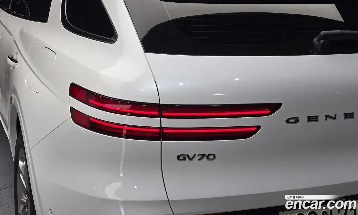 Genesis GV70 2022 2.5 автомат (гидро), фото 9 Genesis GV70 2022 2.5 автомат (гидро), фото 9