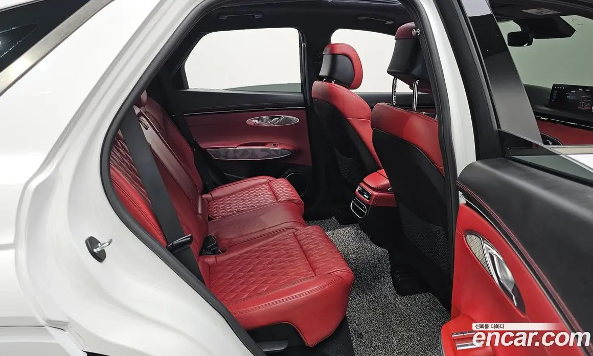 Genesis GV70 2022 2.5 автомат (гидро), фото 17 Genesis GV70 2022 2.5 автомат (гидро), фото 17