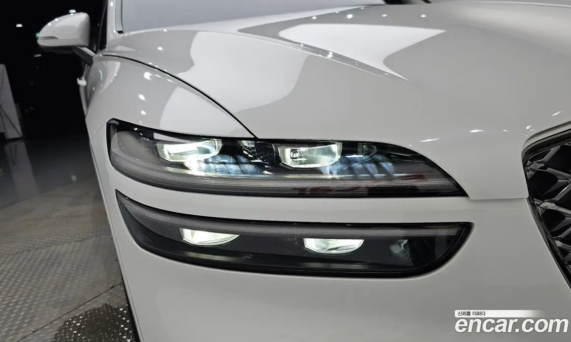 Genesis GV70 2022 2.5 автомат (гидро), фото 7 Genesis GV70 2022 2.5 автомат (гидро), фото 7