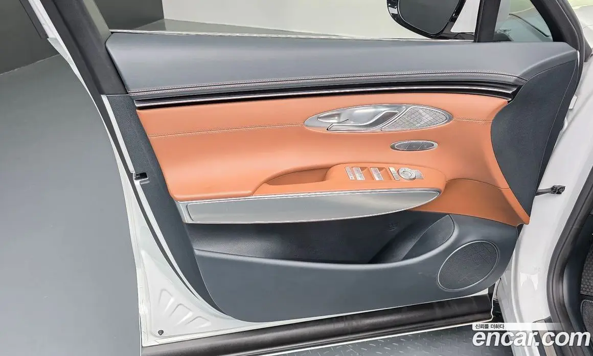 Genesis GV70 2023 2.5 автомат (гидро), фото 14