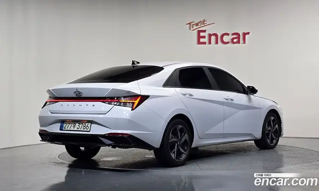 Hyundai Avante 2022 1.6 автомат (гидро), миниатюра 2