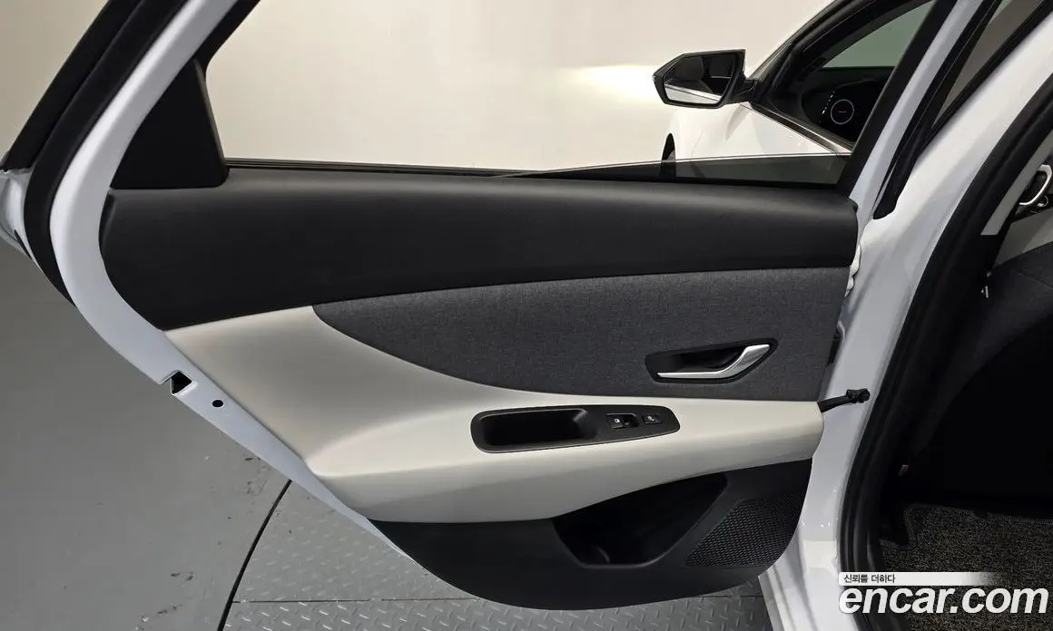 Hyundai Avante 2022 1.6 автомат (гидро), фото 15