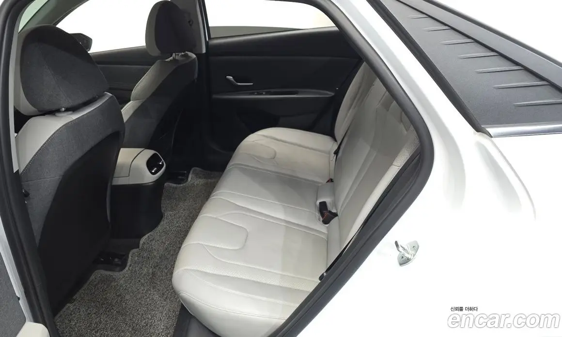 Hyundai Avante 2022 1.6 автомат (гидро), фото 17