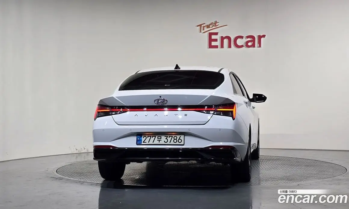 Hyundai Avante 2022 1.6 автомат (гидро), фото 4