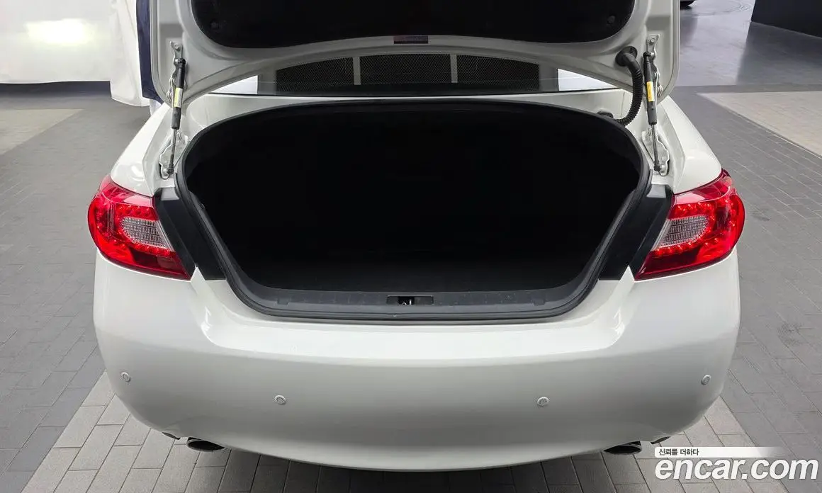 Infiniti M 2011 3.7 автомат (гидро), фото 20 Infiniti M 2011 3.7 автомат (гидро), фото 20