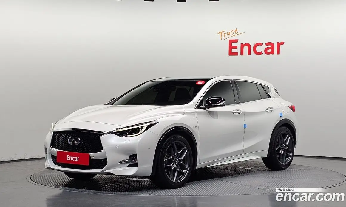 Infiniti Q30 2017 2.0 автомат (гидро), фото 1 Infiniti Q30 2017 2.0 автомат (гидро), фото 1
