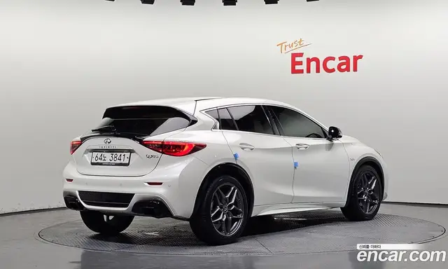 Infiniti Q30 2017 2.0 автомат (гидро), миниатюра 2 Infiniti Q30 2017 2.0 автомат (гидро), миниатюра 2