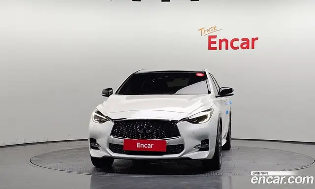 Infiniti Q30 2017 2.0 автомат (гидро), миниатюра 3 Infiniti Q30 2017 2.0 автомат (гидро), миниатюра 3