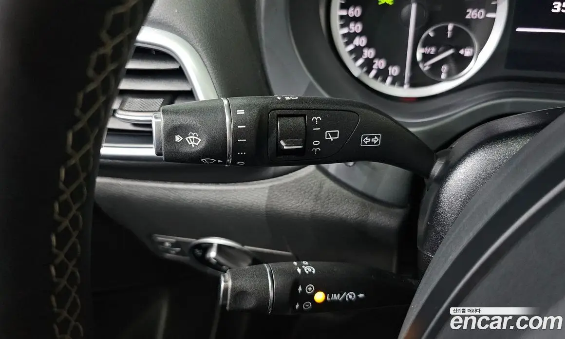 Infiniti Q30 2017 2.0 автомат (гидро), фото 27 Infiniti Q30 2017 2.0 автомат (гидро), фото 27