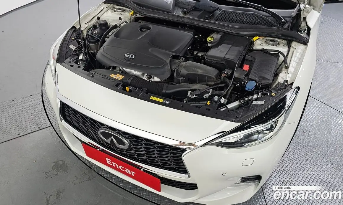 Infiniti Q30 2017 2.0 автомат (гидро), фото 6 Infiniti Q30 2017 2.0 автомат (гидро), фото 6