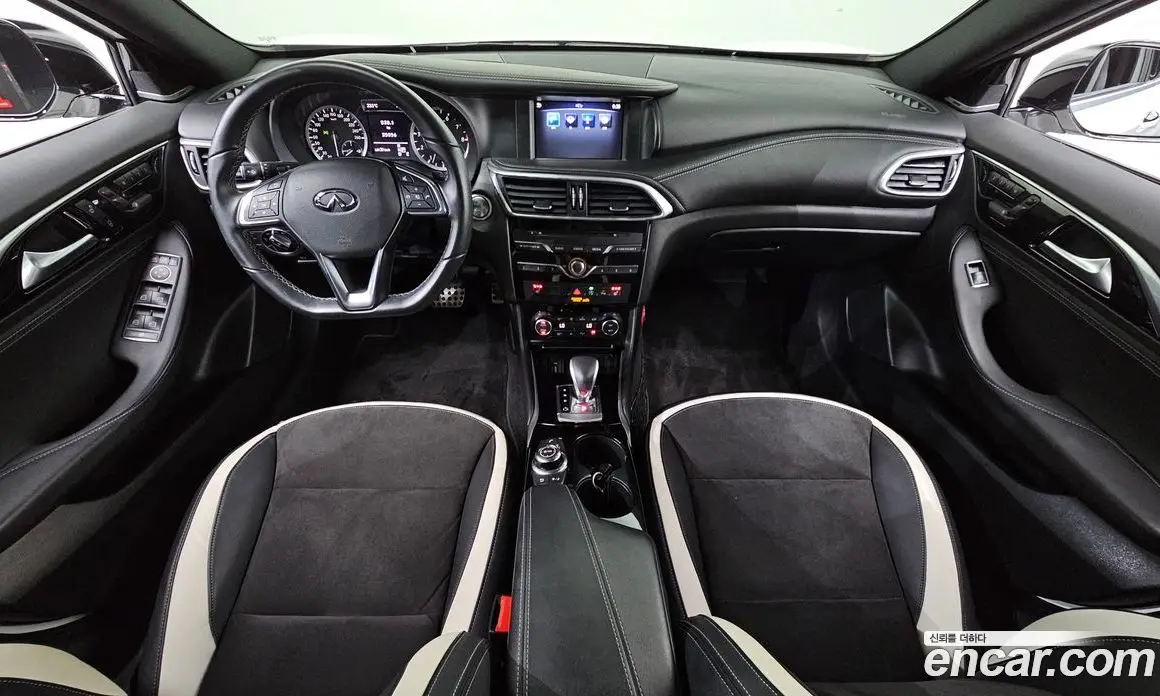 Infiniti Q30 2017 2.0 автомат (гидро), фото 10 Infiniti Q30 2017 2.0 автомат (гидро), фото 10