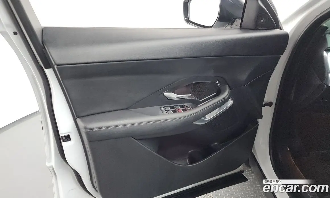 Jaguar E-Pace 2019 2.0 автомат (гидро), фото 14