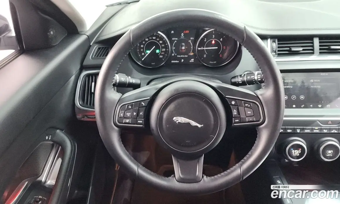 Jaguar E-Pace 2019 2.0 автомат (гидро), фото 19