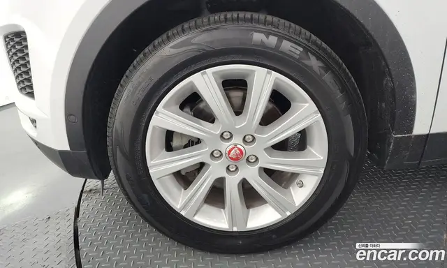 Jaguar E-Pace 2019 2.0 автомат (гидро), миниатюра 5