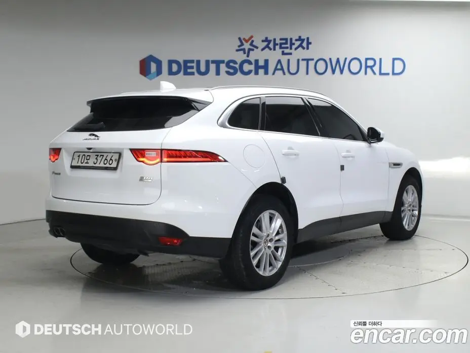 Jaguar F-Pace 2019 2.0 автомат (гидро), фото 2 Jaguar F-Pace 2019 2.0 автомат (гидро), фото 2