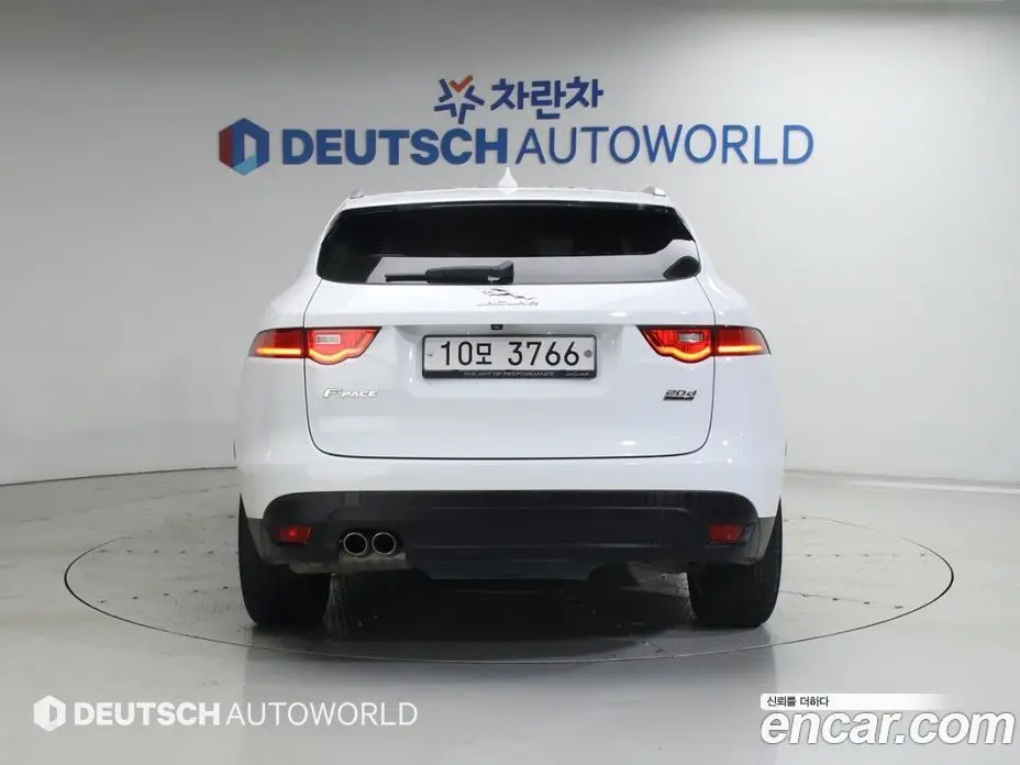 Jaguar F-Pace 2019 2.0 автомат (гидро), фото 4 Jaguar F-Pace 2019 2.0 автомат (гидро), фото 4