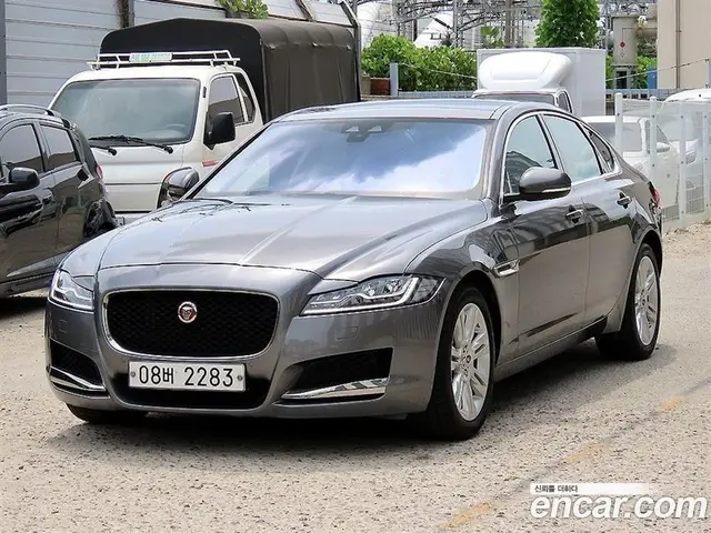 Jaguar XF 2017 2.0 автомат (гидро), миниатюра 2 Jaguar XF 2017 2.0 автомат (гидро), миниатюра 2