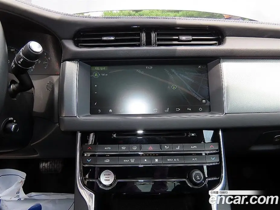 Jaguar XF 2017 2.0 автомат (гидро), фото 15 Jaguar XF 2017 2.0 автомат (гидро), фото 15