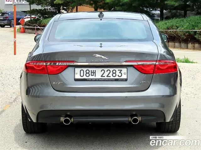 Jaguar XF 2017 2.0 автомат (гидро), миниатюра 4 Jaguar XF 2017 2.0 автомат (гидро), миниатюра 4