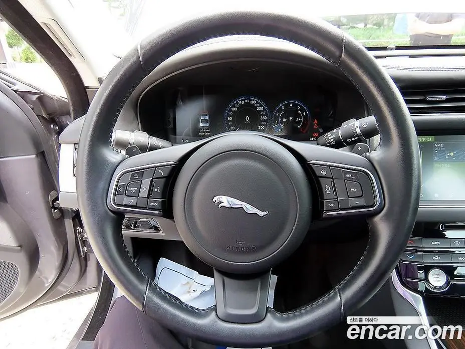 Jaguar XF 2017 2.0 автомат (гидро), фото 8 Jaguar XF 2017 2.0 автомат (гидро), фото 8