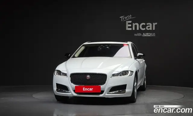 Jaguar XF 2018 2.0 автомат (гидро), миниатюра 3 Jaguar XF 2018 2.0 автомат (гидро), миниатюра 3