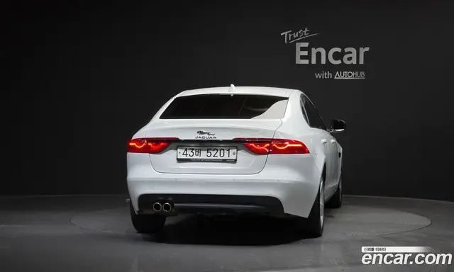 Jaguar XF 2018 2.0 автомат (гидро), миниатюра 4 Jaguar XF 2018 2.0 автомат (гидро), миниатюра 4