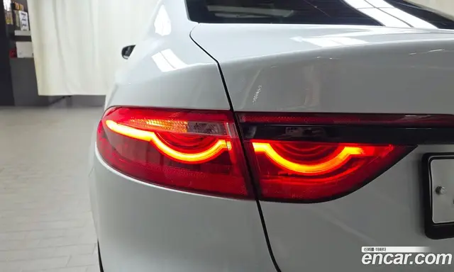 Jaguar XF 2018 2.0 автомат (гидро), миниатюра 9 Jaguar XF 2018 2.0 автомат (гидро), миниатюра 9