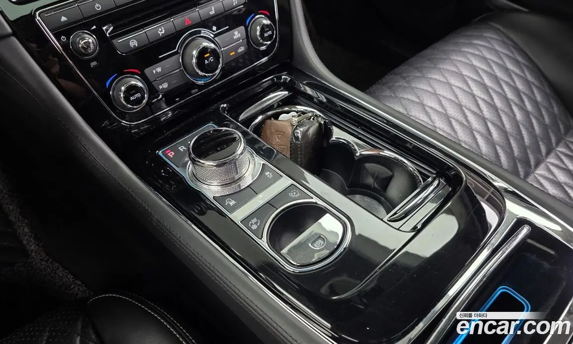 Jaguar XJ 2019 3.0 автомат (гидро), фото 12 Jaguar XJ 2019 3.0 автомат (гидро), фото 12