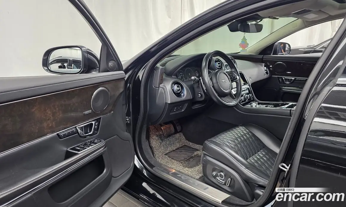 Jaguar XJ 2019 3.0 автомат (гидро), фото 13 Jaguar XJ 2019 3.0 автомат (гидро), фото 13