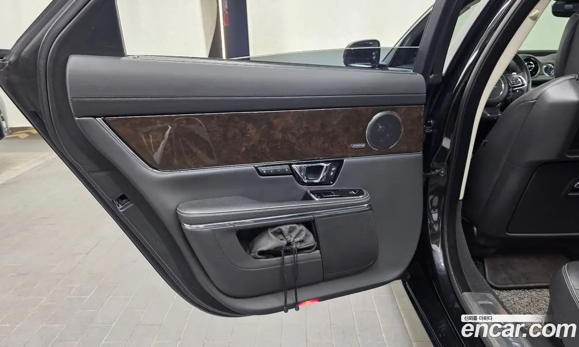 Jaguar XJ 2019 3.0 автомат (гидро), фото 15 Jaguar XJ 2019 3.0 автомат (гидро), фото 15
