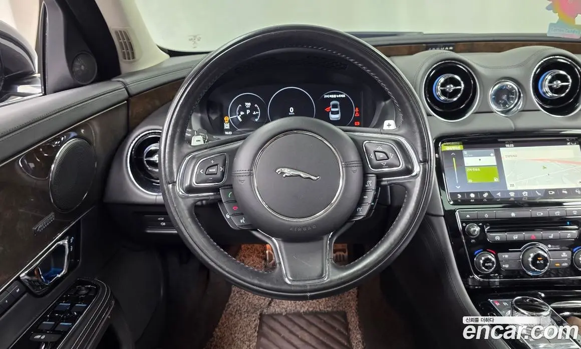Jaguar XJ 2019 3.0 автомат (гидро), фото 19 Jaguar XJ 2019 3.0 автомат (гидро), фото 19