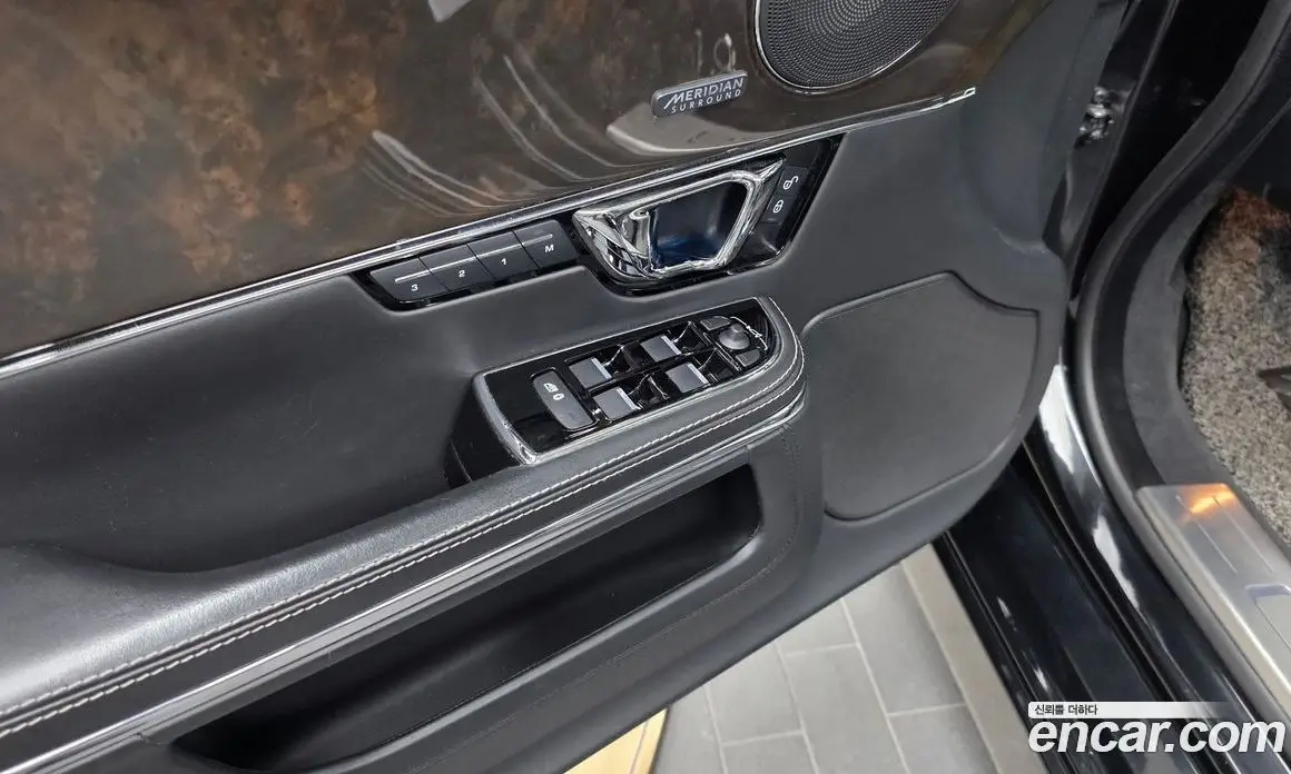 Jaguar XJ 2019 3.0 автомат (гидро), фото 34 Jaguar XJ 2019 3.0 автомат (гидро), фото 34