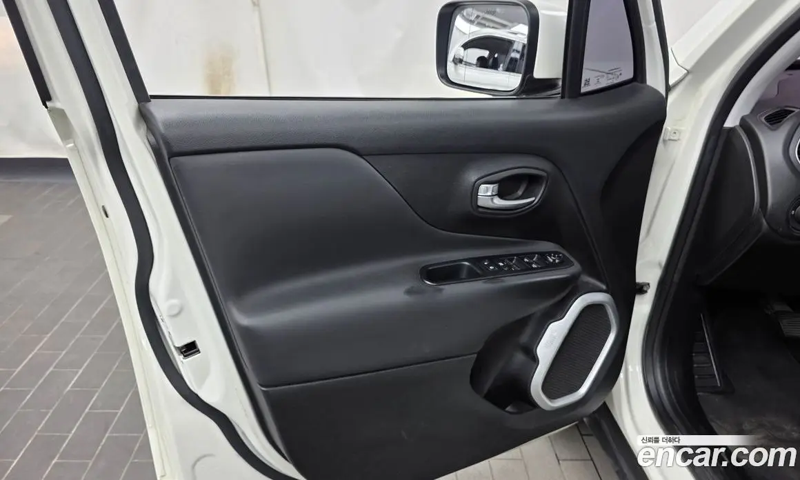 Jeep Renegade 2018 2.4 автомат (гидро), фото 14 Jeep Renegade 2018 2.4 автомат (гидро), фото 14