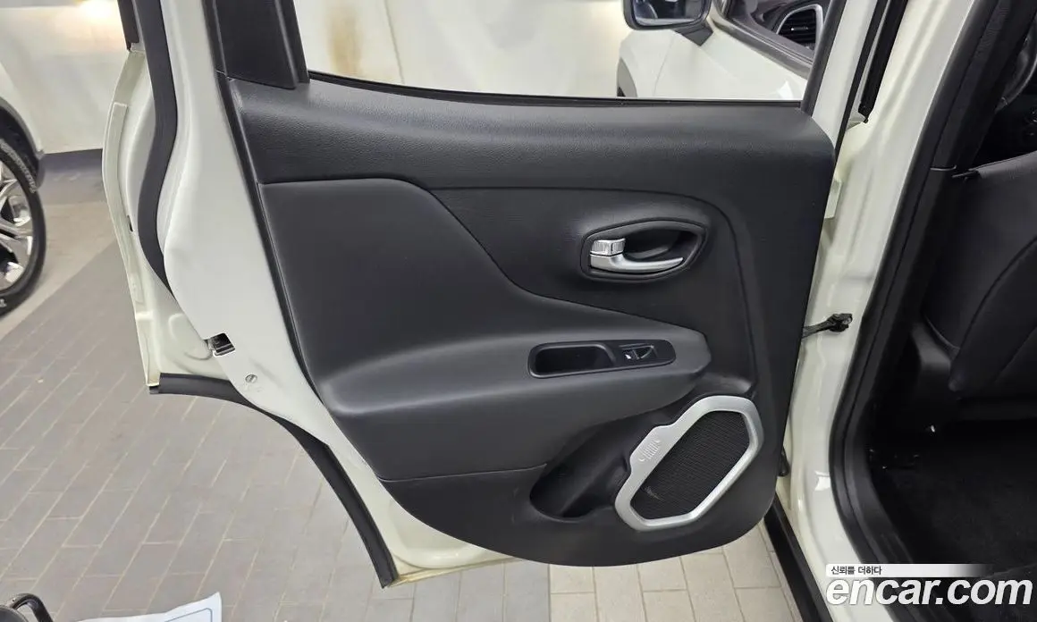 Jeep Renegade 2018 2.4 автомат (гидро), фото 15 Jeep Renegade 2018 2.4 автомат (гидро), фото 15