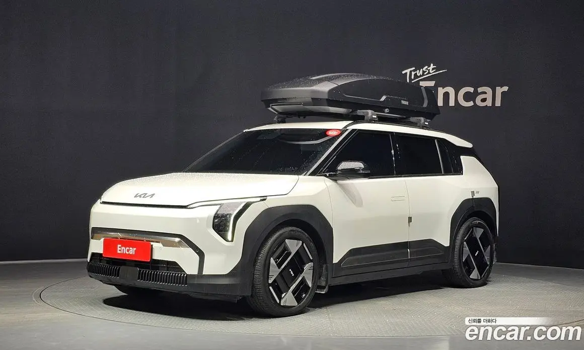 Kia EV3 2024 0.2 автомат (гидро), фото 1 Kia EV3 2024 0.2 автомат (гидро), фото 1