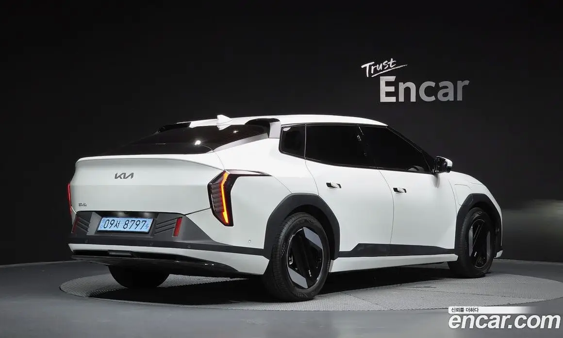 Kia EV4 2025 0.2 автомат (гидро), фото 2 Kia EV4 2025 0.2 автомат (гидро), фото 2