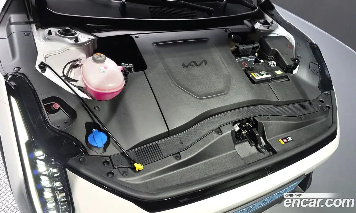Kia EV4 2025 0.2 автомат (гидро), фото 6 Kia EV4 2025 0.2 автомат (гидро), фото 6