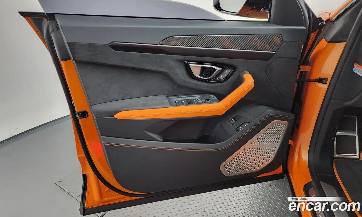Lamborghini Urus 2022 4.0 автомат (гидро), фото 14 Lamborghini Urus 2022 4.0 автомат (гидро), фото 14