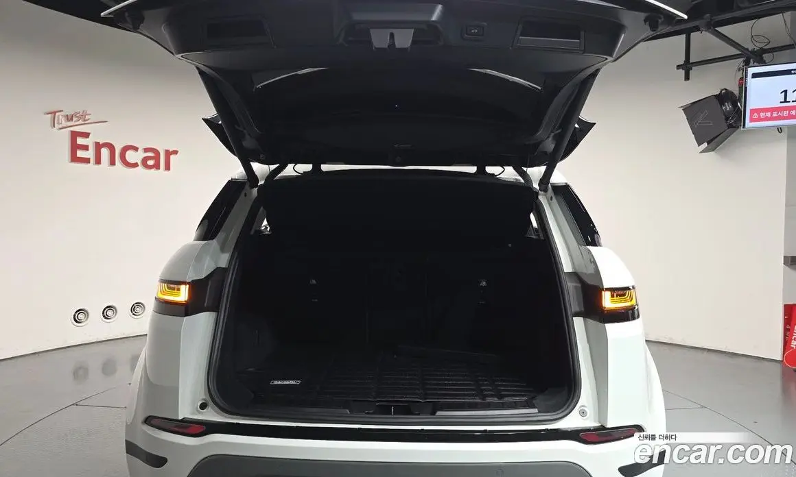 Land Rover Range Rover Evoque 2019 2.0 автомат (гидро), фото 25 Land Rover Range Rover Evoque 2019 2.0 автомат (гидро), фото 25