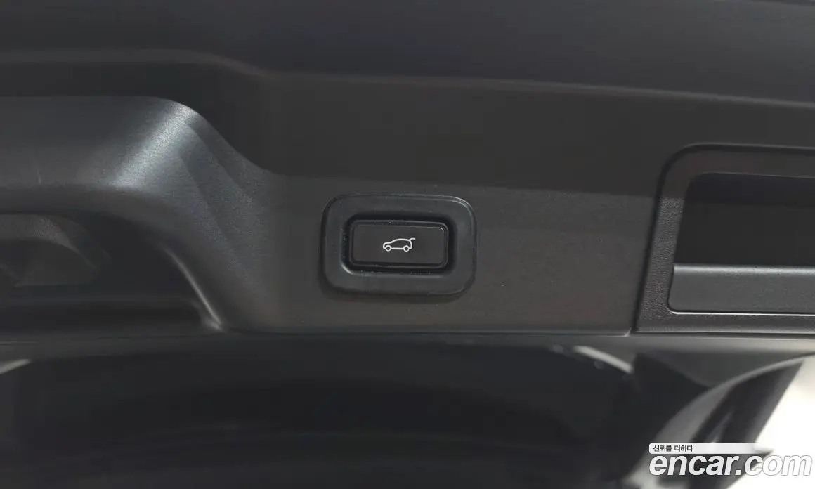 Land Rover Range Rover Evoque 2019 2.0 автомат (гидро), фото 26 Land Rover Range Rover Evoque 2019 2.0 автомат (гидро), фото 26