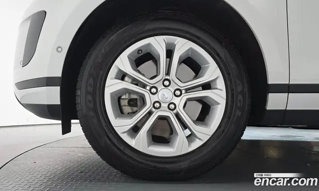 Land Rover Range Rover Evoque 2019 2.0 автомат (гидро), миниатюра 4 Land Rover Range Rover Evoque 2019 2.0 автомат (гидро), миниатюра 4