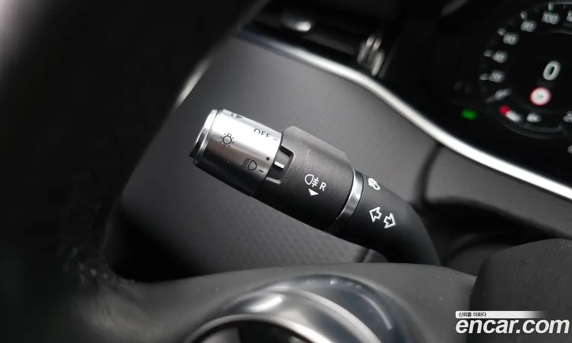 Land Rover Range Rover Evoque 2019 2.0 автомат (гидро), фото 31 Land Rover Range Rover Evoque 2019 2.0 автомат (гидро), фото 31