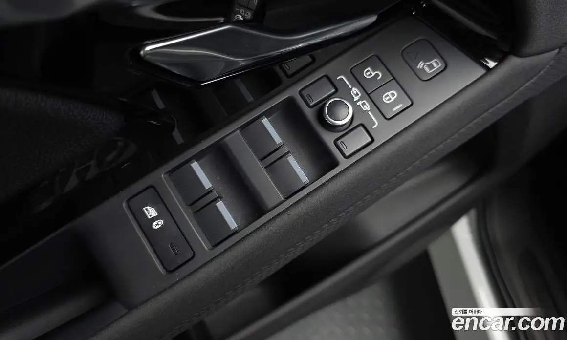 Land Rover Range Rover Evoque 2019 2.0 автомат (гидро), фото 32 Land Rover Range Rover Evoque 2019 2.0 автомат (гидро), фото 32