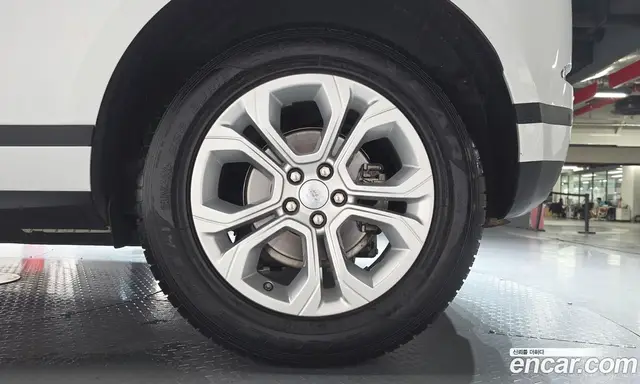 Land Rover Range Rover Evoque 2019 2.0 автомат (гидро), миниатюра 6 Land Rover Range Rover Evoque 2019 2.0 автомат (гидро), миниатюра 6