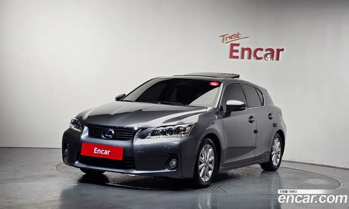 Lexus CT200h 2013 1.8 автомат (гидро), фото 1 Lexus CT200h 2013 1.8 автомат (гидро), фото 1