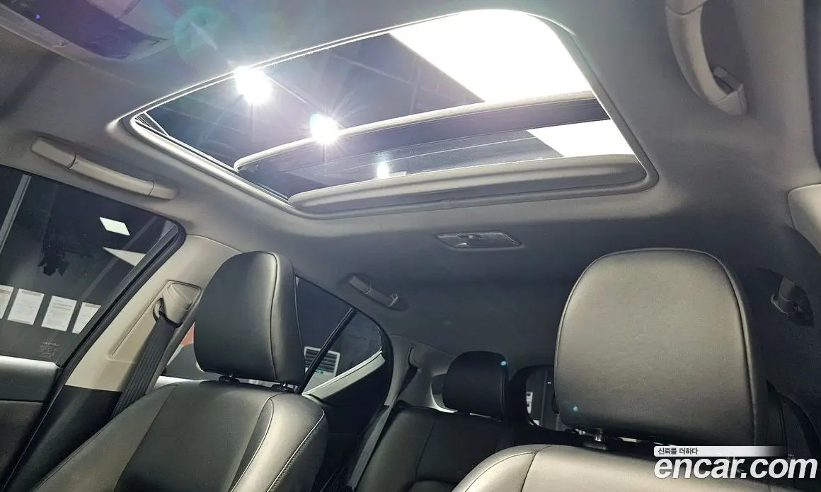 Lexus CT200h 2013 1.8 автомат (гидро), фото 14 Lexus CT200h 2013 1.8 автомат (гидро), фото 14