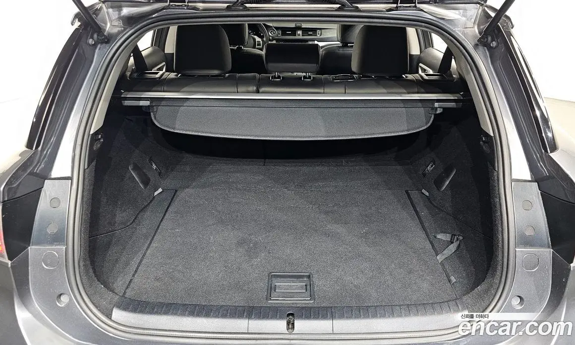 Lexus CT200h 2013 1.8 автомат (гидро), фото 15 Lexus CT200h 2013 1.8 автомат (гидро), фото 15