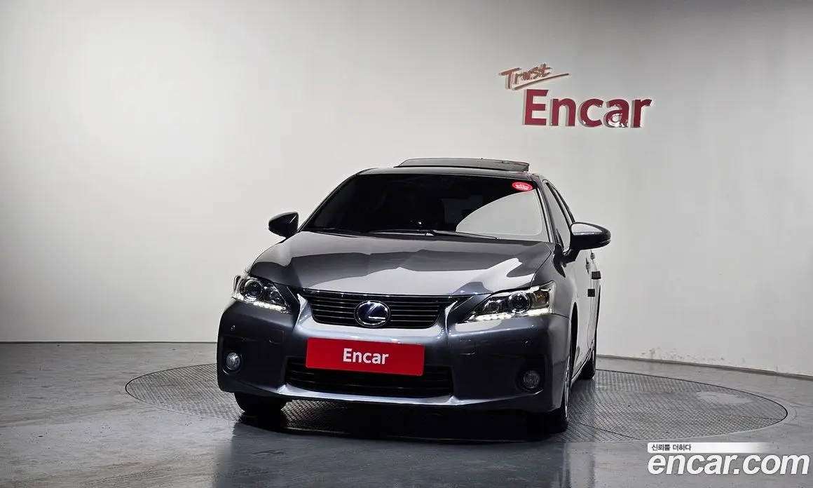 Lexus CT200h 2013 1.8 автомат (гидро), фото 3 Lexus CT200h 2013 1.8 автомат (гидро), фото 3