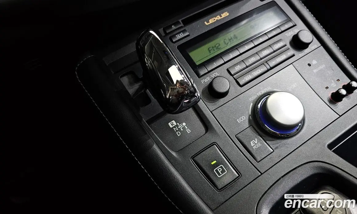 Lexus CT200h 2013 1.8 автомат (гидро), фото 9 Lexus CT200h 2013 1.8 автомат (гидро), фото 9