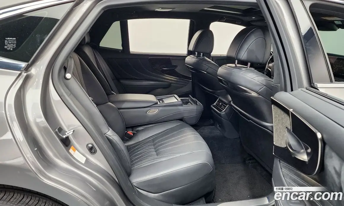 Lexus LS 2023 3.5 автомат (гидро), фото 11